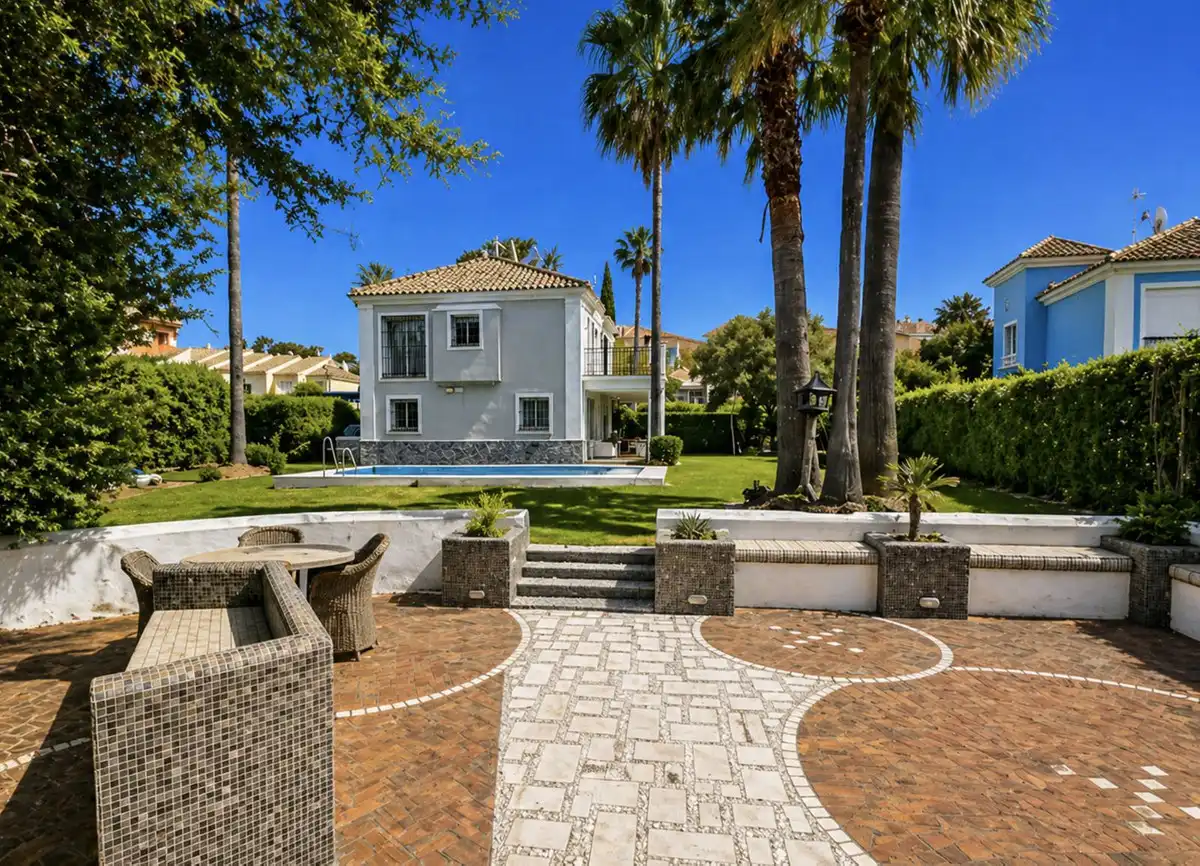 Jardí de Casa o xalet en venda en Manilva amb Aire condicionat, Jardí privat i Terrassa