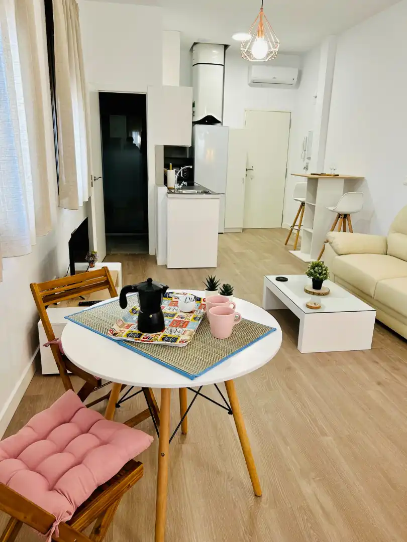 Cuina de Apartament en venda en Córdoba amb Aire condicionat, Jardí privat i Moblat