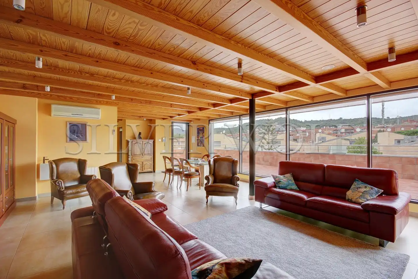 Sala d'estar de Casa o xalet en venda en Viladecans amb Aire condicionat, Calefacció i Jardí privat