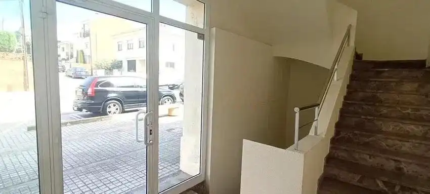 Local comercial en venda a Carrer MONTSERRAT 124, imagen 3