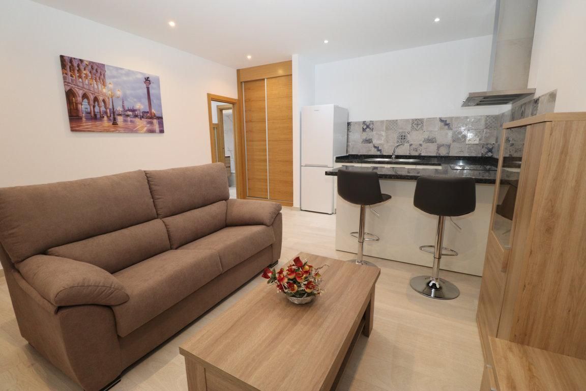 Planta baja to rent in Coín