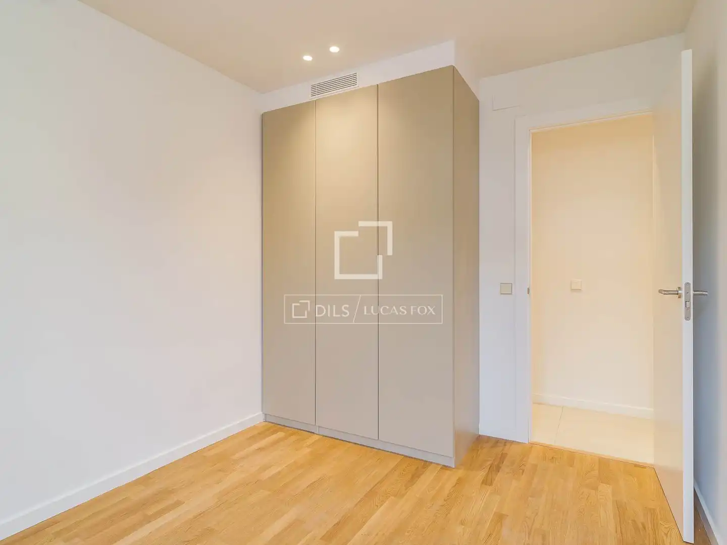 Schlafzimmer von Wohnung zum Verkauf in Barcelona mit Heizung, Terrasse und Abstellraum