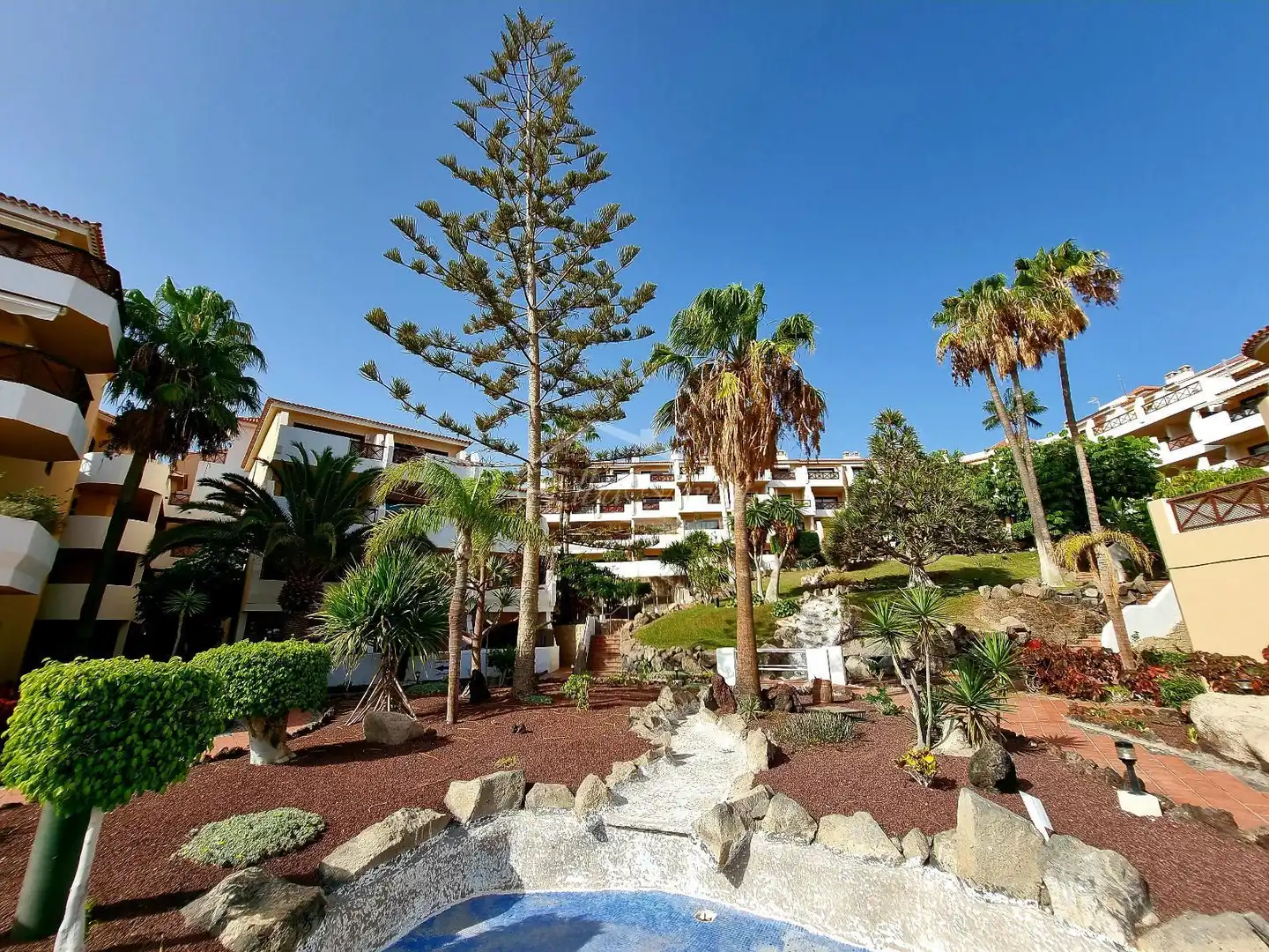 Außenansicht von Wohnung zum Verkauf in San Miguel de Abona mit Klimaanlage, Terrasse und Schwimmbad