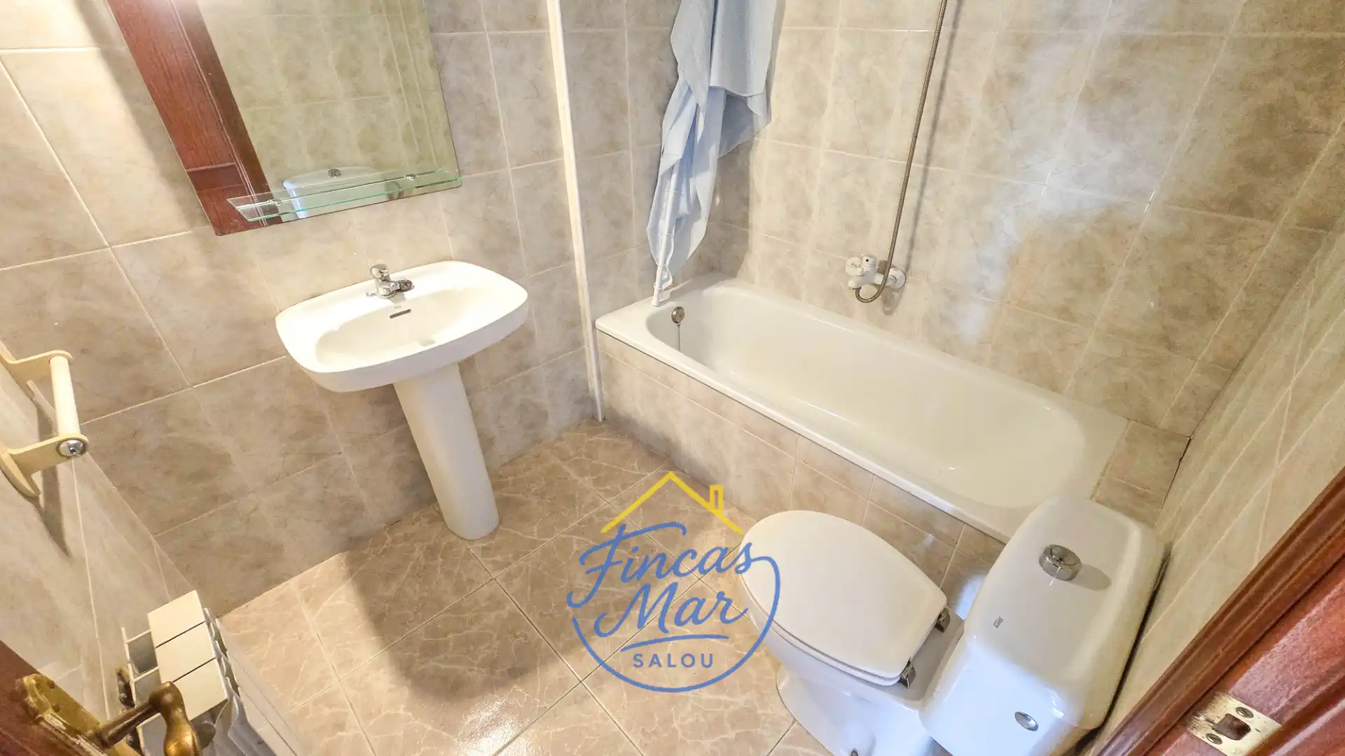 Baño de Piso en venta en Salou con Aire acondicionado, Terraza y Amueblado
