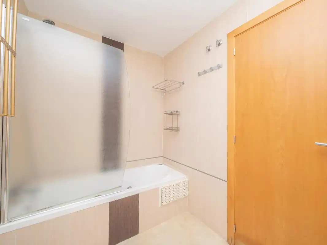 Bany de Planta baixa en venda en Pego amb Aire condicionat, Calefacció i Jardí privat
