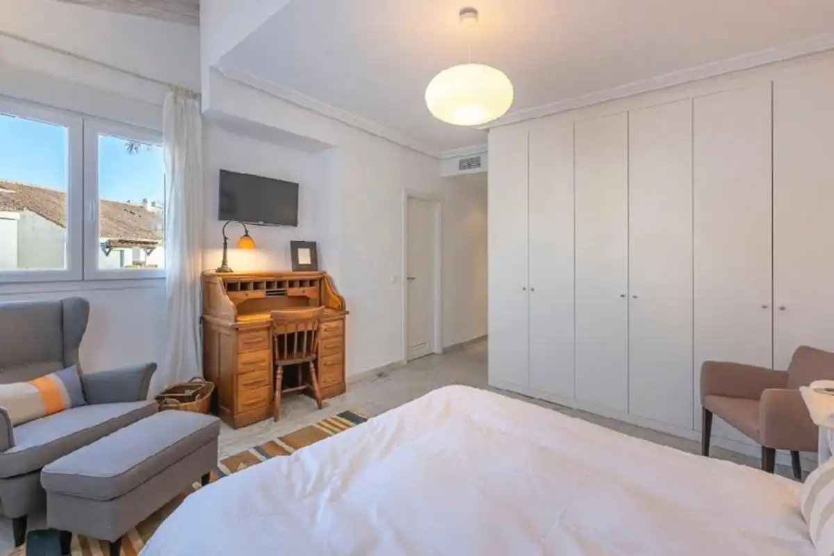 Schlafzimmer von Wohnung zum Verkauf in Marbella mit Klimaanlage, Heizung und Schwimmbad