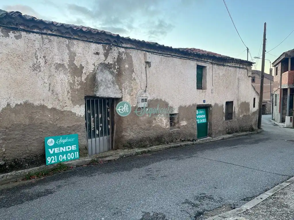 Exterior view of Houses for sale in Segovia