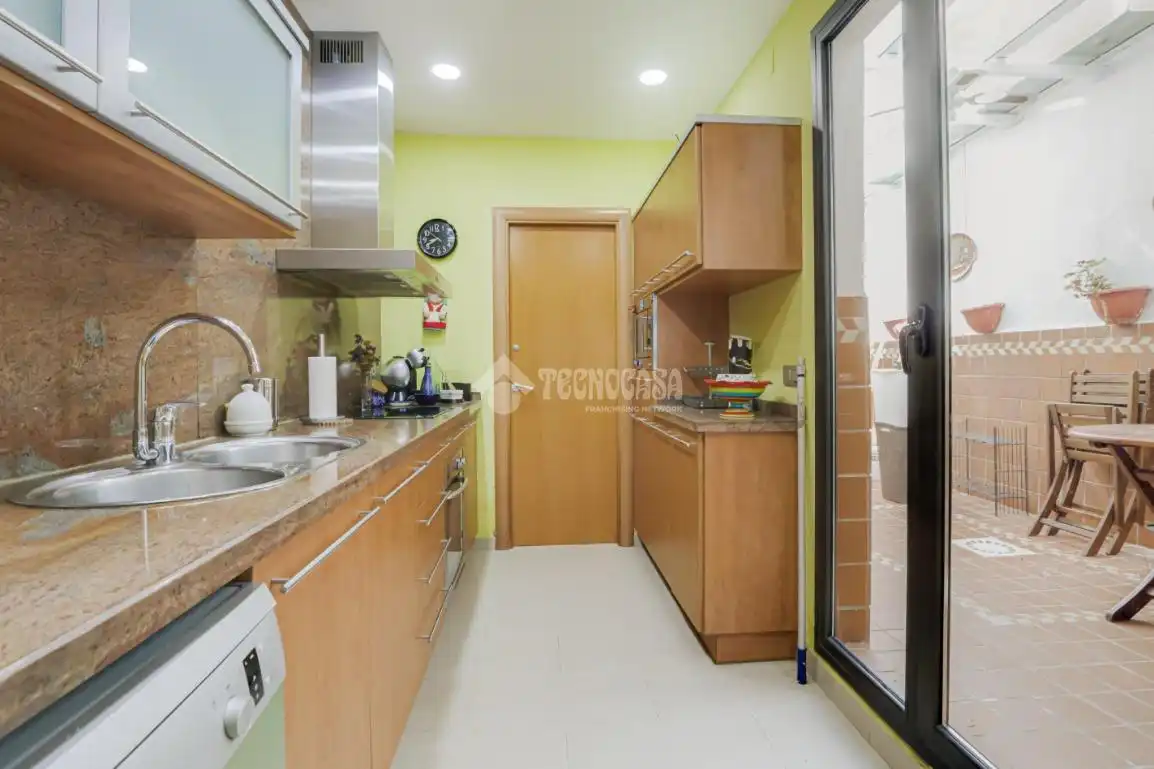 Kitchen of Flat for sale in Terrassa  with Air Conditioner, Heating and Terrace
