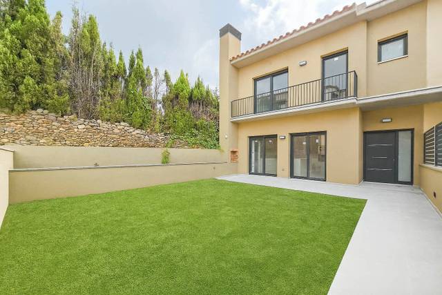 Casa adosada en Venta en Palau-saverdera