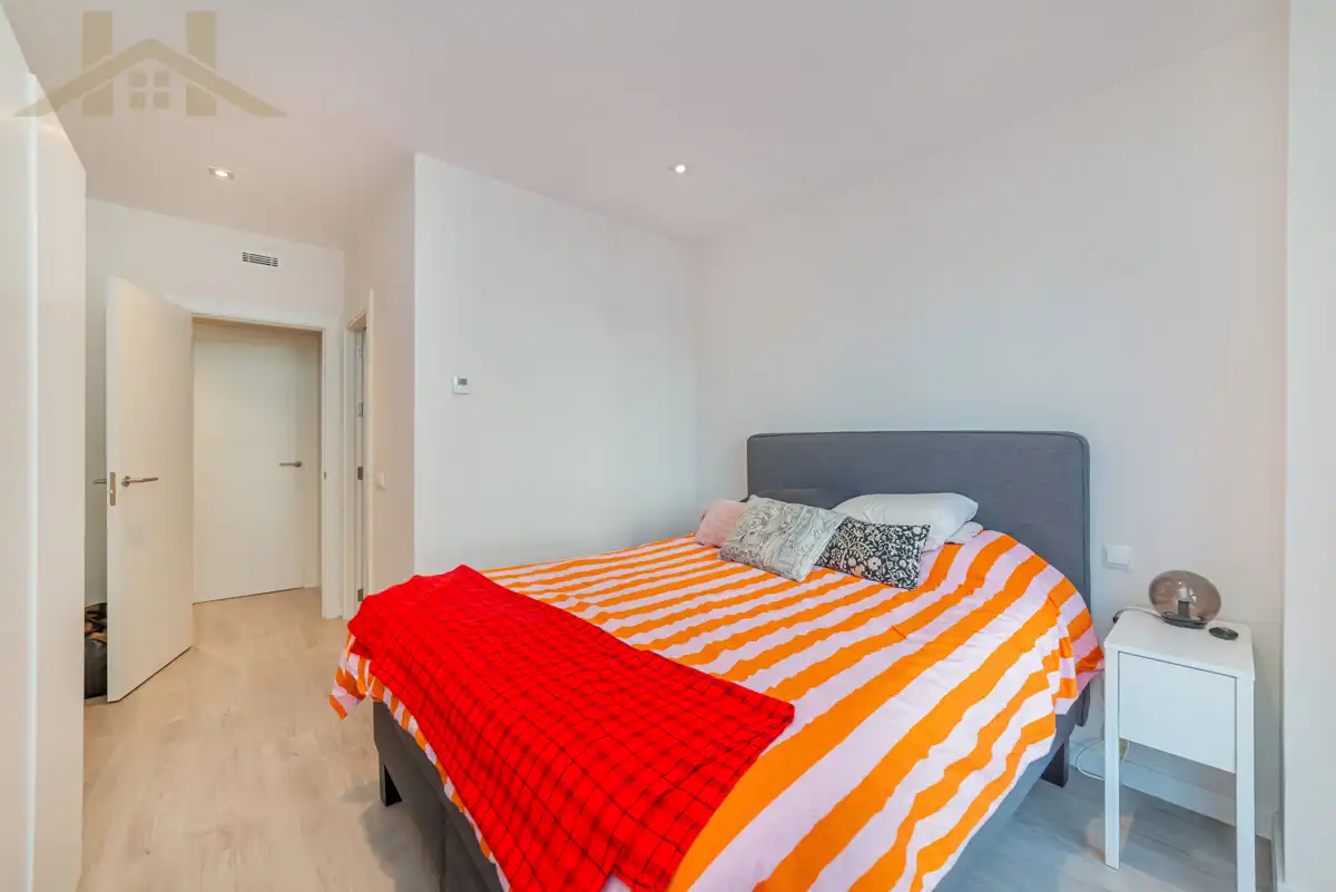 Bedroom of Flat for sale in Móstoles  with Air Conditioner, Heating and Storage room