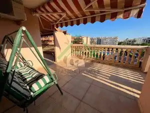 Penthouse with terrace to rent in Carrer Josep Ribera
