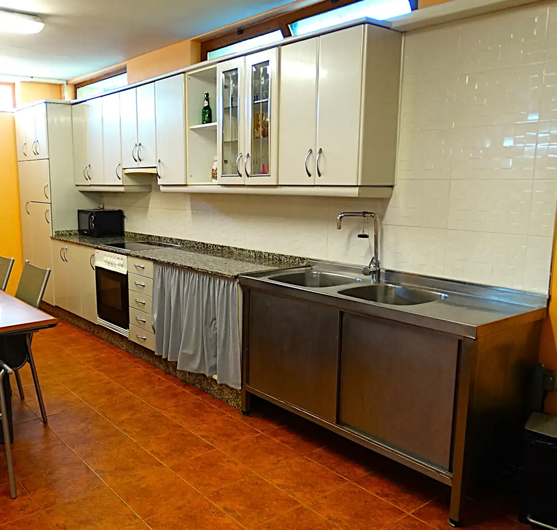 Cuina de Casa o xalet en venda en Miño amb Calefacció, Parquet i Terrassa