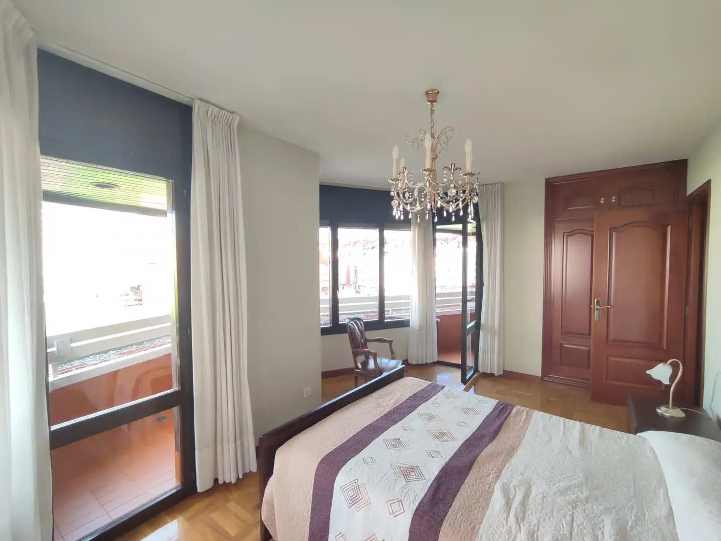 Habitación de Piso de alquiler en Gijón  con Calefacción, Parquet y Amueblado