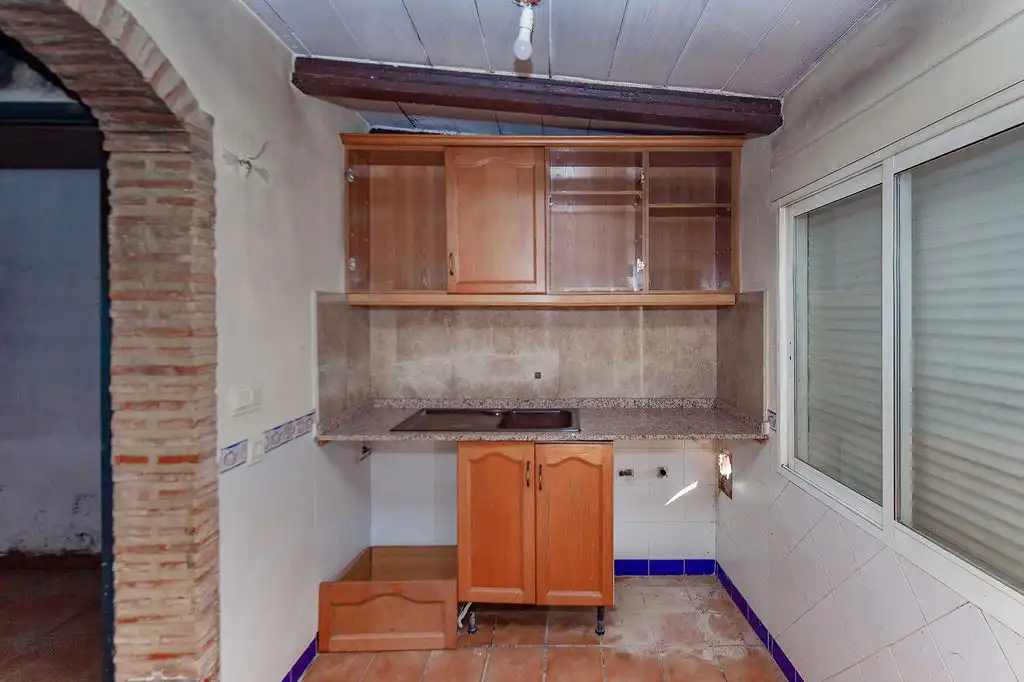 Kitchen of Houses for sale in Montroi / Montroy, Valencia