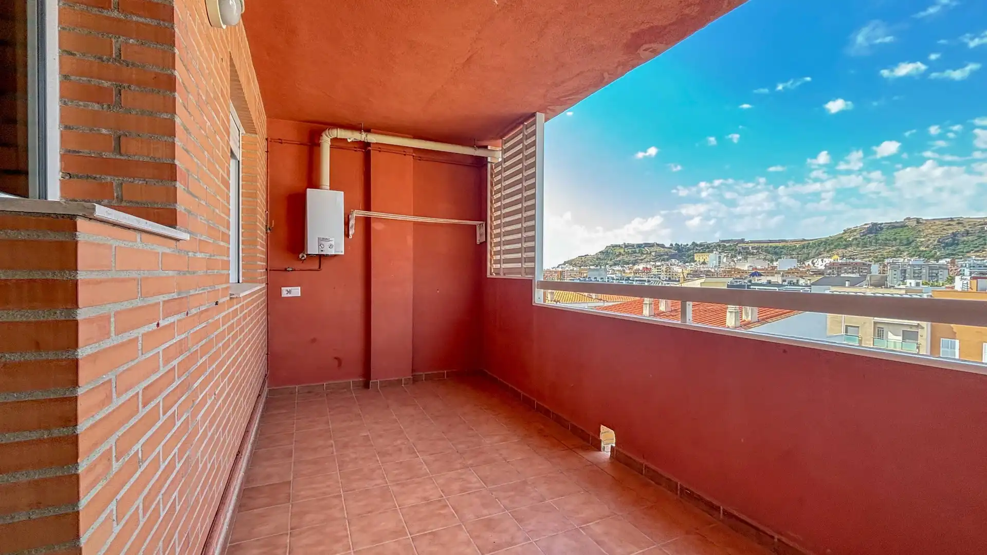 Terrassa de Pis en venda en Sagunto / Sagunt amb Calefacció, Terrassa i Balcó