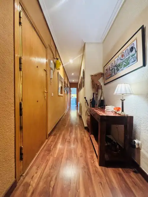 Wohnung zum Verkauf in Madrid mit Klimaanlage, Heizung und Balkon
