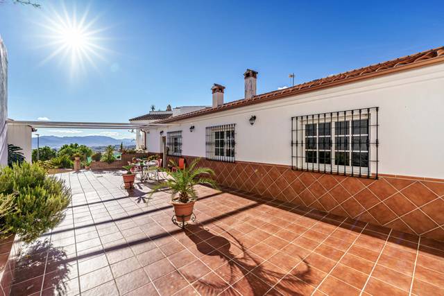 Casa-chalet en Venta en Alegría de la Huerta- Jardín de Málaga