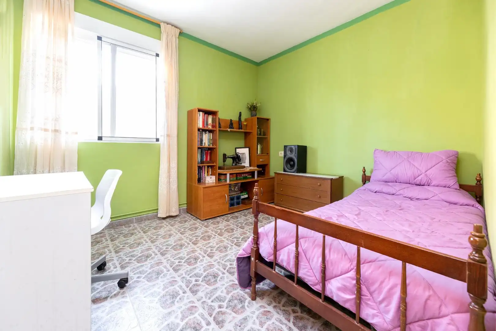 Dormitori de Casa o xalet en venda en Cogollos de la Vega amb Jardí privat, Terrassa i Traster