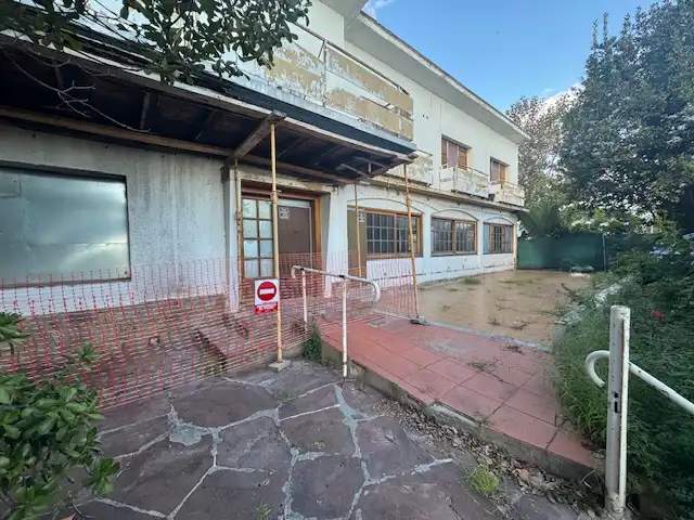 Vista exterior de Casa o xalet en venda en Mataró amb Jardí privat, Parquet i Terrassa