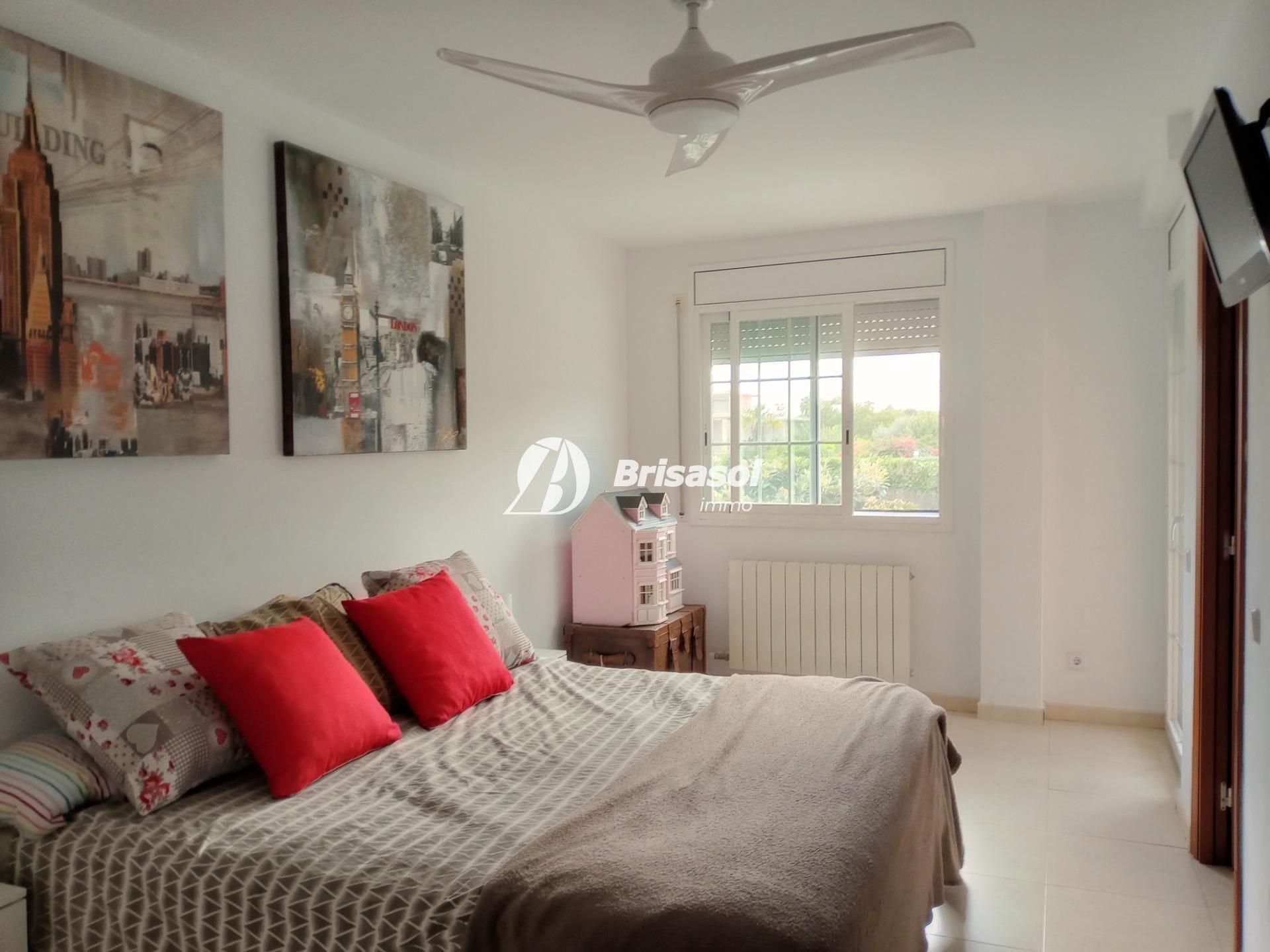 Habitación de Casa adosada en venta en Cambrils con Aire acondicionado, Jardín privado y Terraza