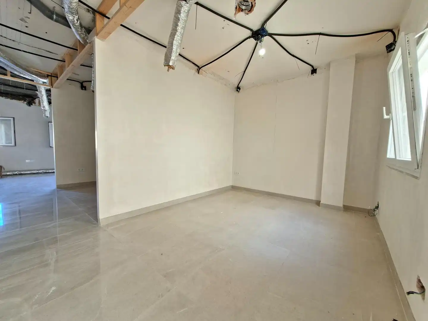 Commercial properties for sale in Roquetas de Mar