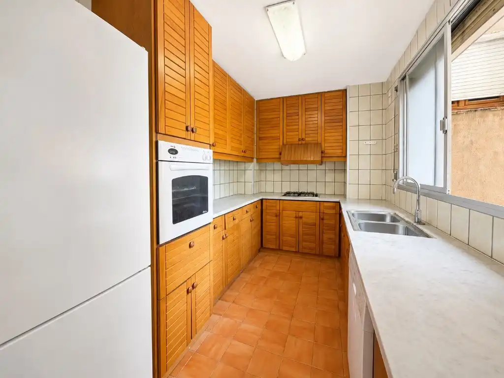 Cocina de Piso en venta en Girona con Balcón
