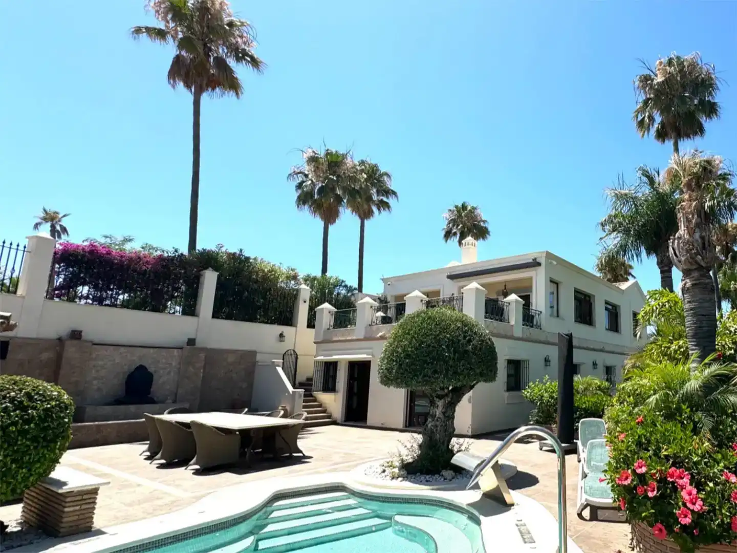 Vista exterior de Piso en venta en Estepona con Aire acondicionado, Jardín privado y Parquet
