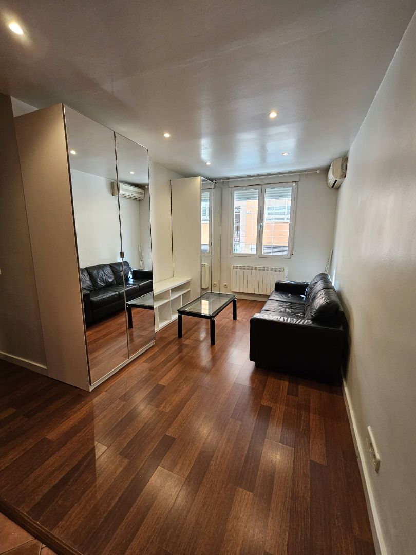 Living room of Flat for sale in Alcobendas  with Air Conditioner and Heating