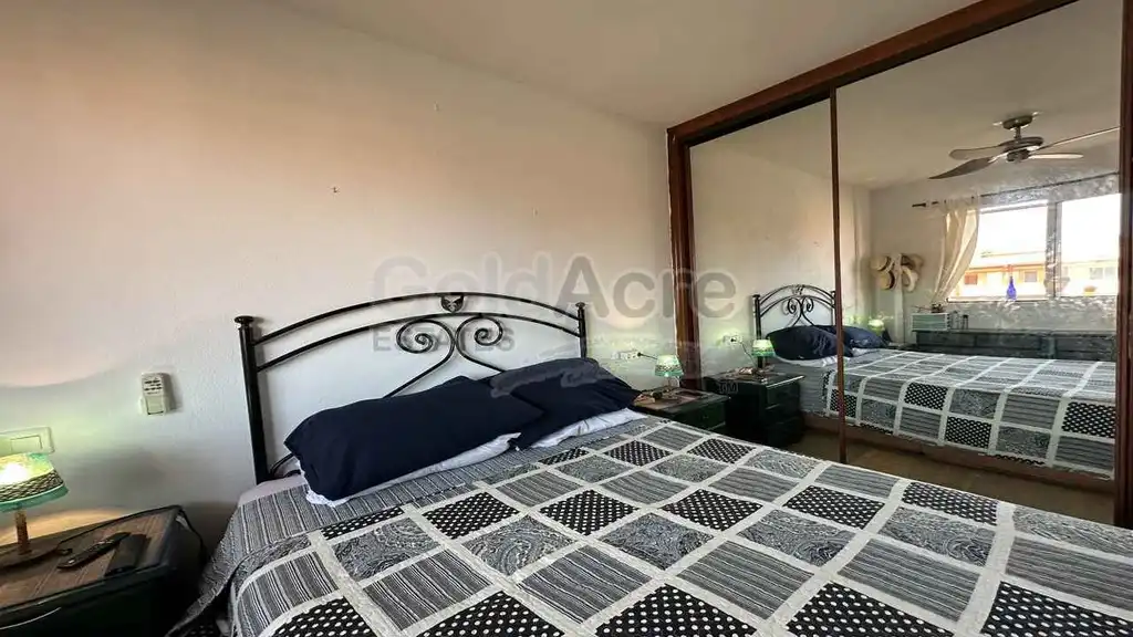 Bedroom of Apartments for sale in La Oliva