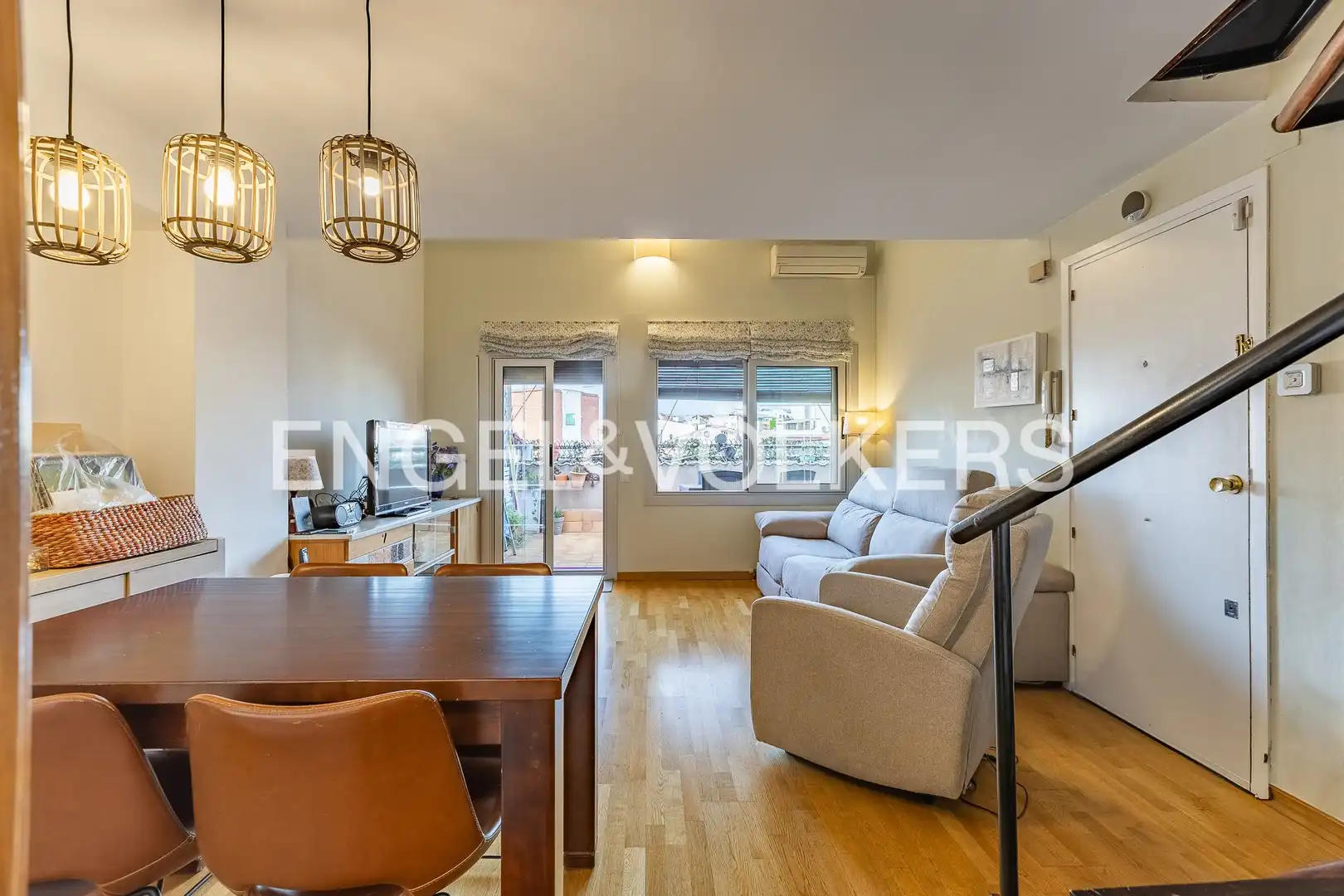 Sala de estar de Ático en venta en Sant Cugat del Vallès con Aire acondicionado, Calefacción y Terraza