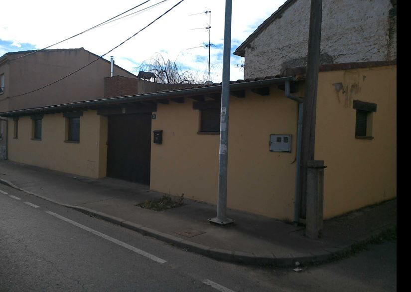 Vista exterior de Casa adosada en venda en Villaturiel