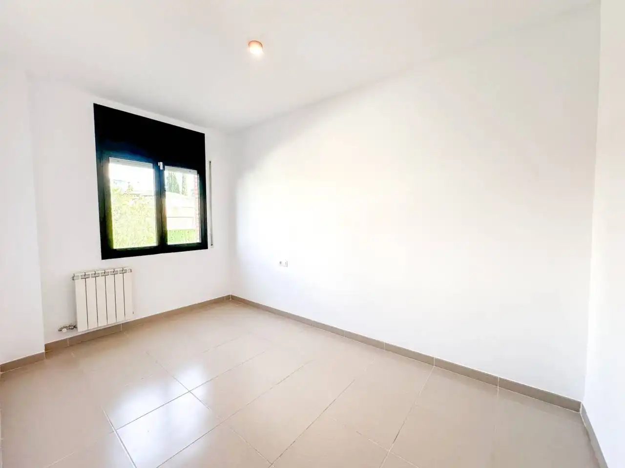Schlafzimmer von Wohnung zum Verkauf in Girona mit Heizung, Terrasse und Balkon