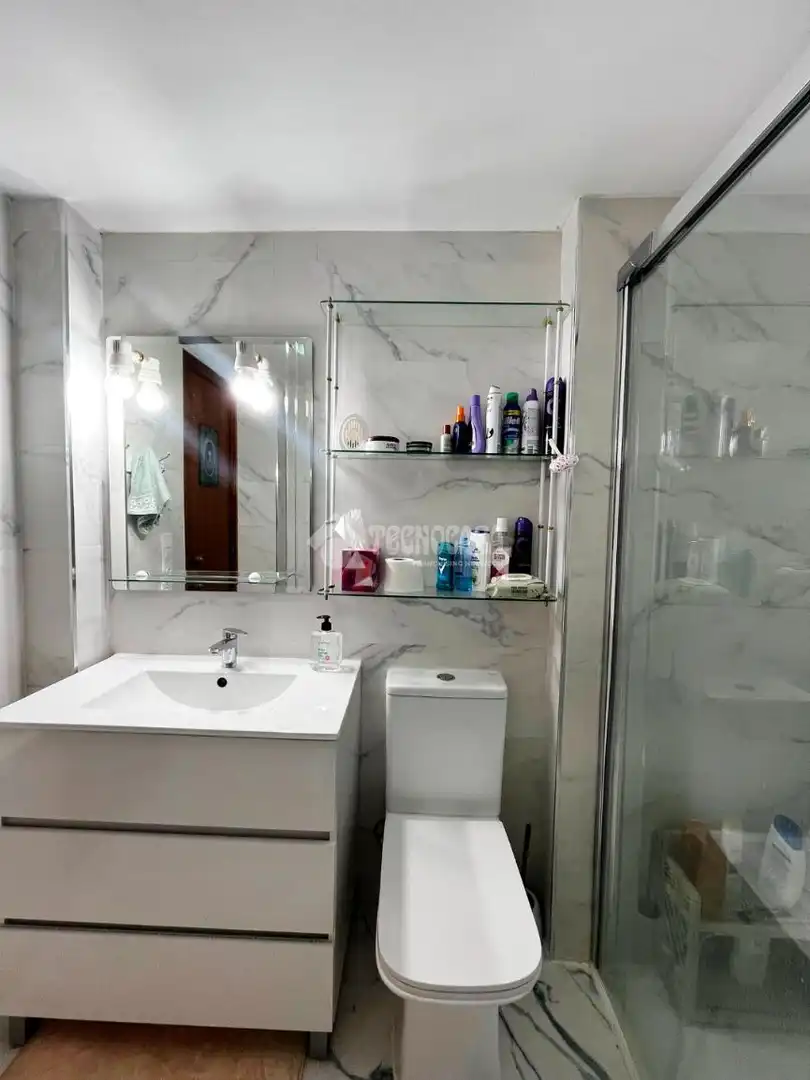 Baño de Piso en venta en Utebo con Balcón