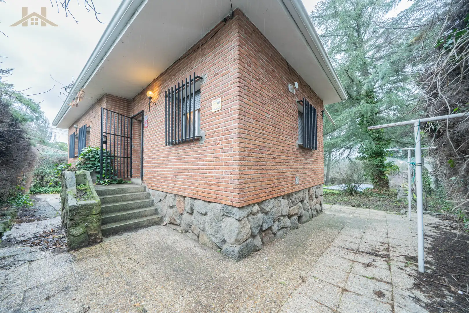 Vista exterior de Casa o xalet en venda en Alpedrete amb Calefacció, Jardí privat i Terrassa