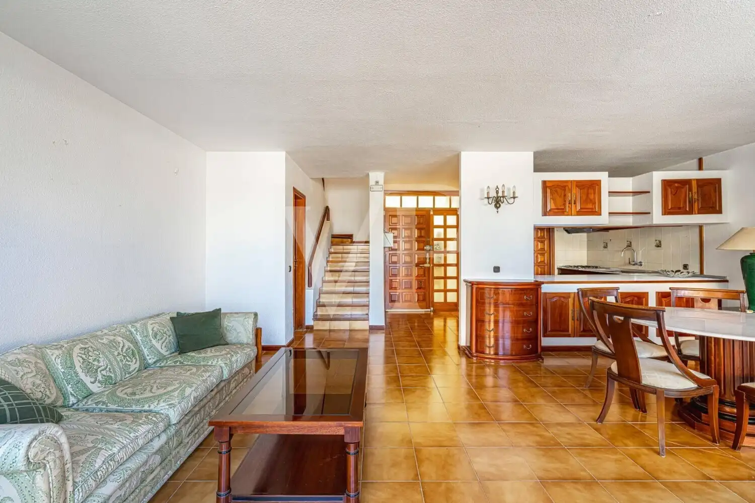 Sala de estar de Casa adosada en venta en Adeje con Terraza, Balcón y Piscina comunitaria