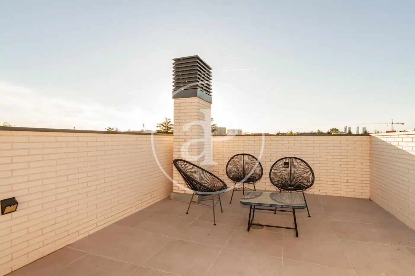 Terrassa de Àtic de lloguer en Madrid amb Aire condicionat, Calefacció i Jardí privat