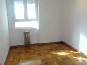 Schlafzimmer von Wohnung zur Miete in Gijón  mit Heizung und Abstellraum