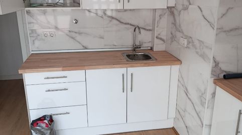 Foto 2 de Piso en venta en Plaza de la Hispanidad, Villalegre - La Luz, Avilés