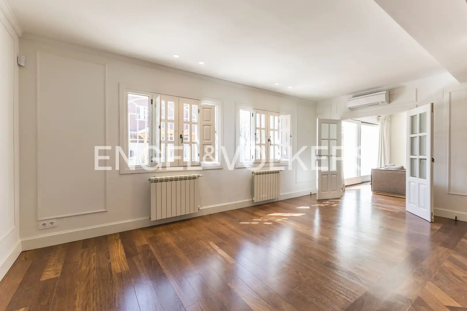 Sala d'estar de Casa o xalet de lloguer en Madrid amb Aire condicionat, Calefacció i Jardí privat