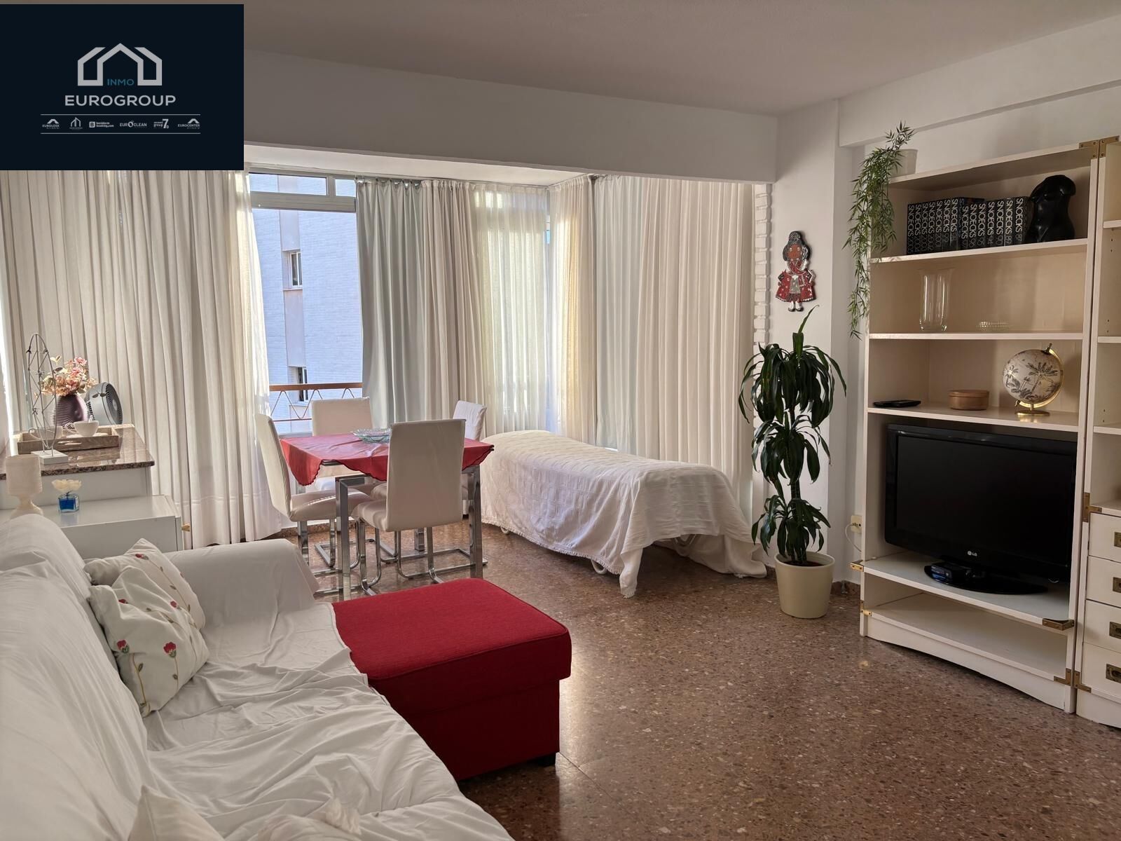 Sala d'estar de Apartament de lloguer en Benidorm amb Piscina comunitària