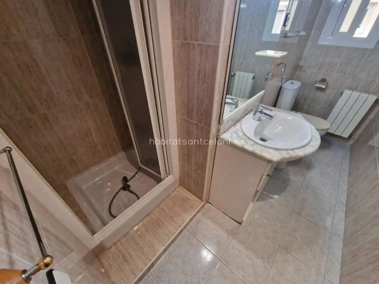 Bathroom of Flat for sale in Granollers