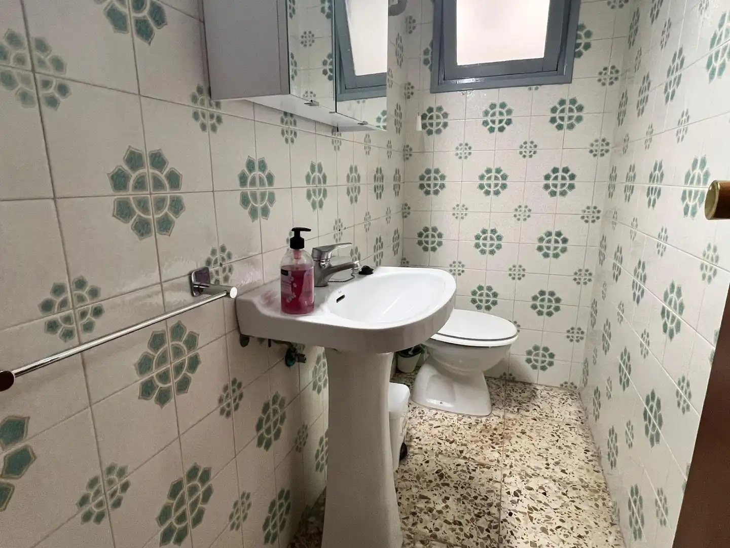 Badezimmer von Wohnung zur untervermieten in Elche / Elx mit Terrasse und Möbliert