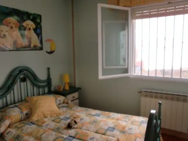 Dormitori de Casa o xalet en venda en Cerezo de Río Tirón amb Traster i Moblat