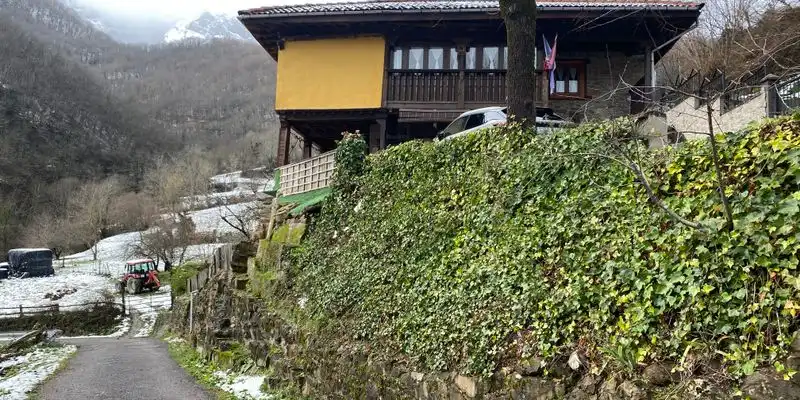 Exterior view of Houses for sale in Ponga  with Private garden, Terrace and Storage room