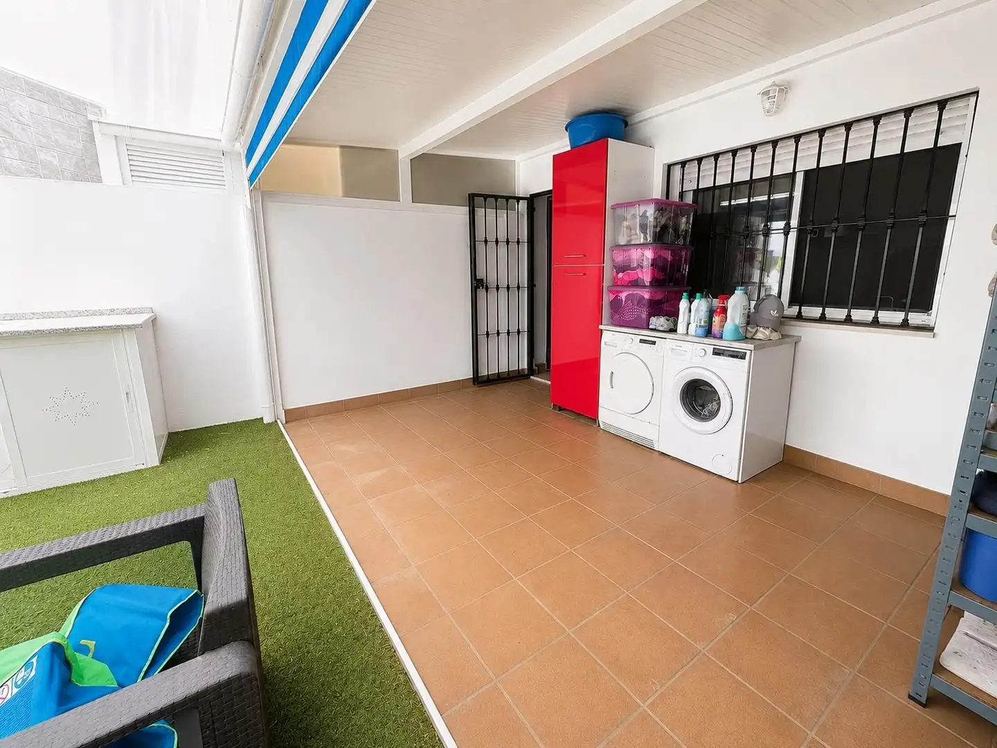 Ground floor for sale in Los Barrios  with Air Conditioner and Furnished