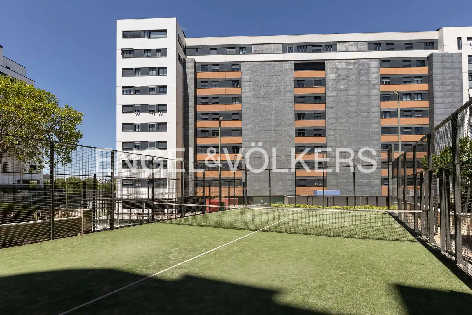 Vista exterior de Piso en venta en Madrid con Aire acondicionado, Calefacción y Piscina