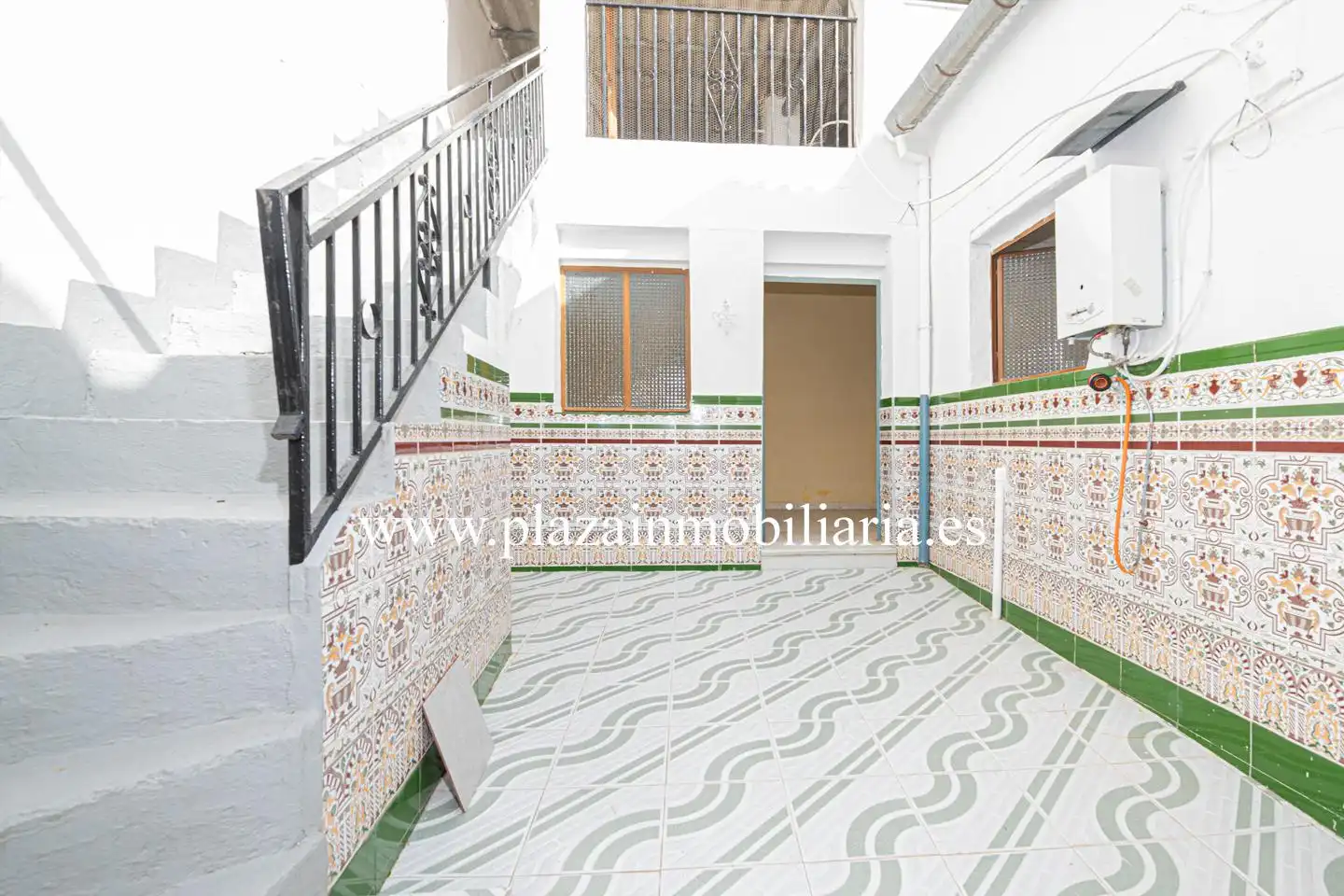 Vista exterior de Casa o chalet en venta en Lucena con Terraza y Balcón