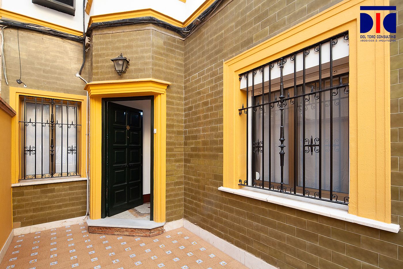 Single-family semi-detached for sale in  Sevilla Capital  with Air Conditioner, Heating and Furnished