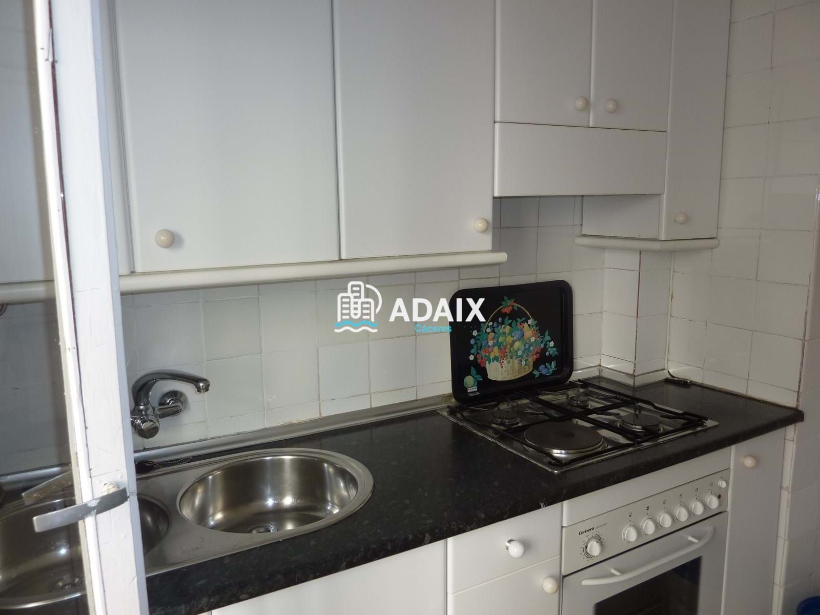 Cuina de Pis en venda en Cáceres Capital amb Terrassa