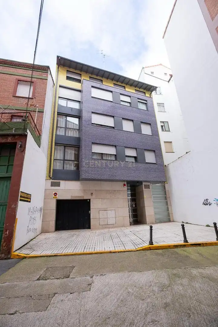 Vista exterior de Edificio en venta en Miranda de Ebro